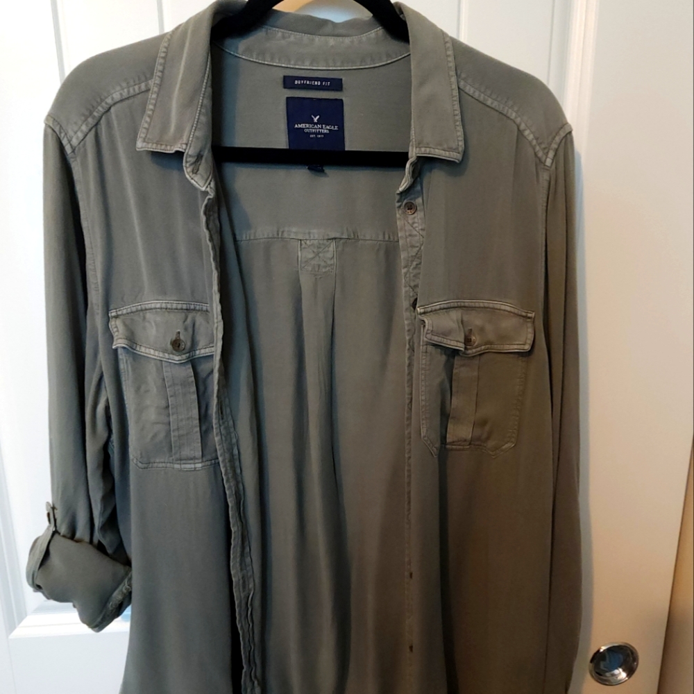 American Eagle Army green boyfriend fit top.